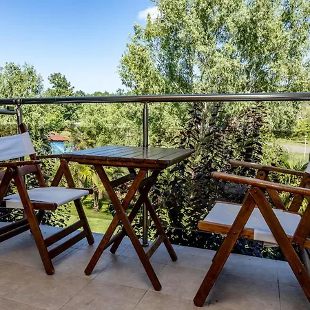 Studio In With Balcony & Outdoor Pool